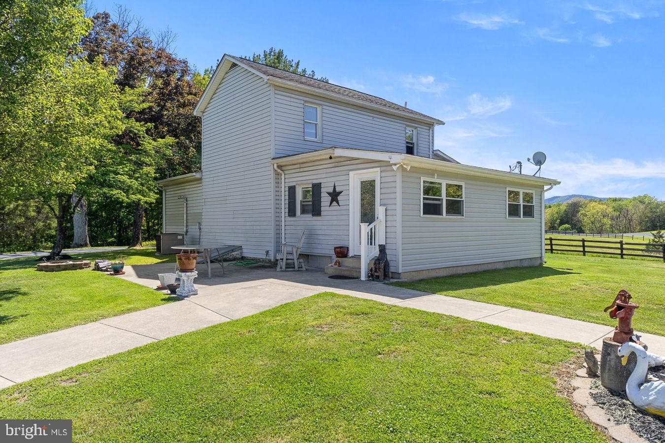485 Esteppe Road photo 5