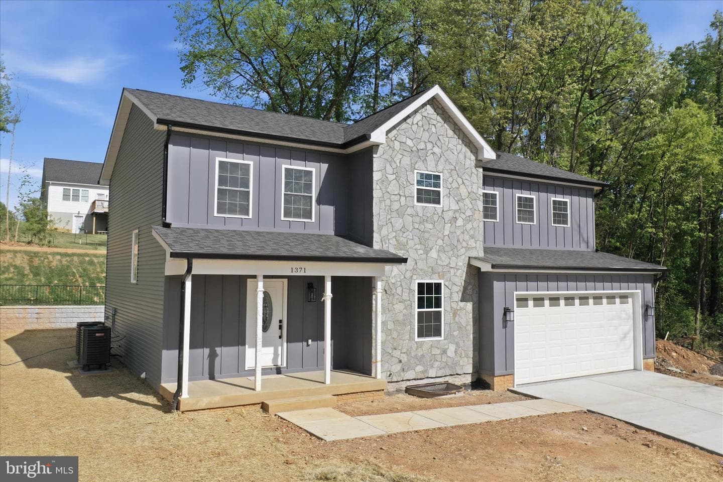 1357 N Royal Avenue photo 3