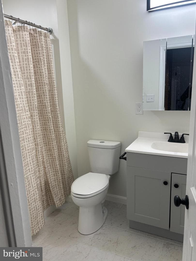 310 Frazer Pl photo 10