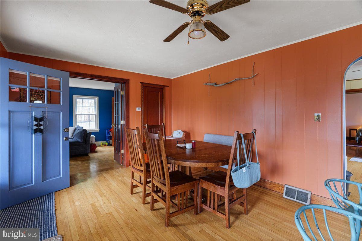 303 Lee Street photo 5