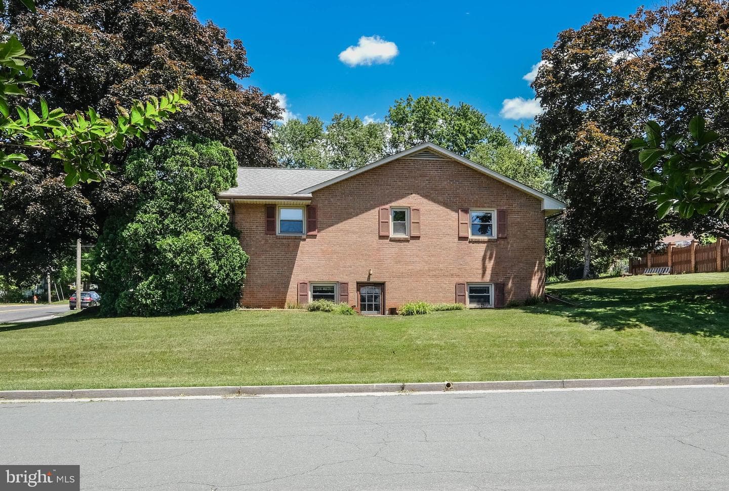 731 E Stonewall Drive photo 3