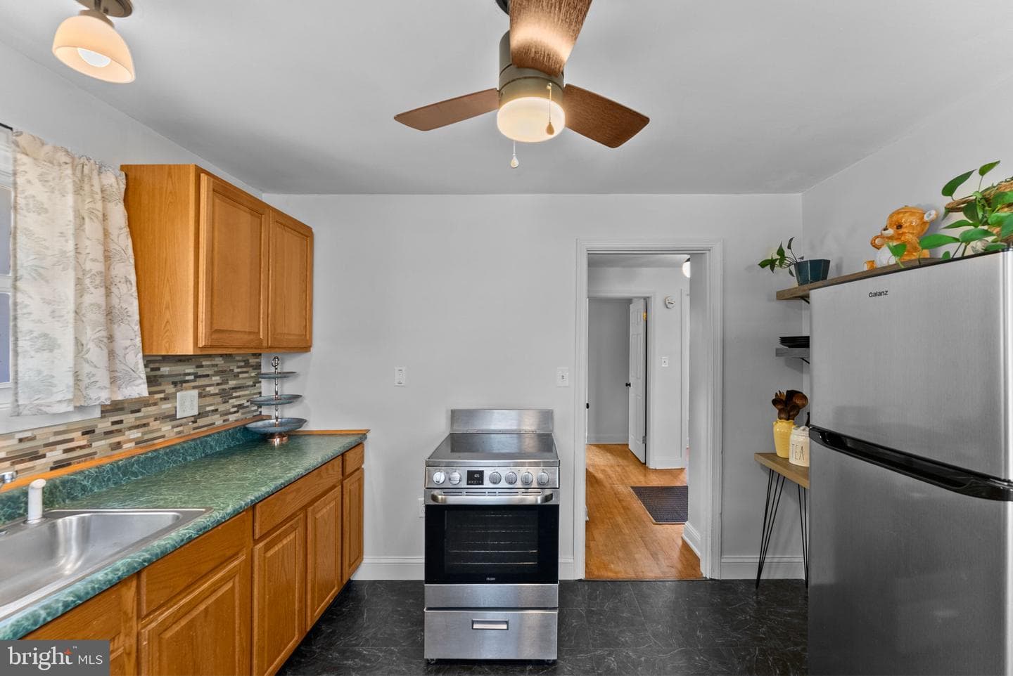 355 W 9th Street photo 10