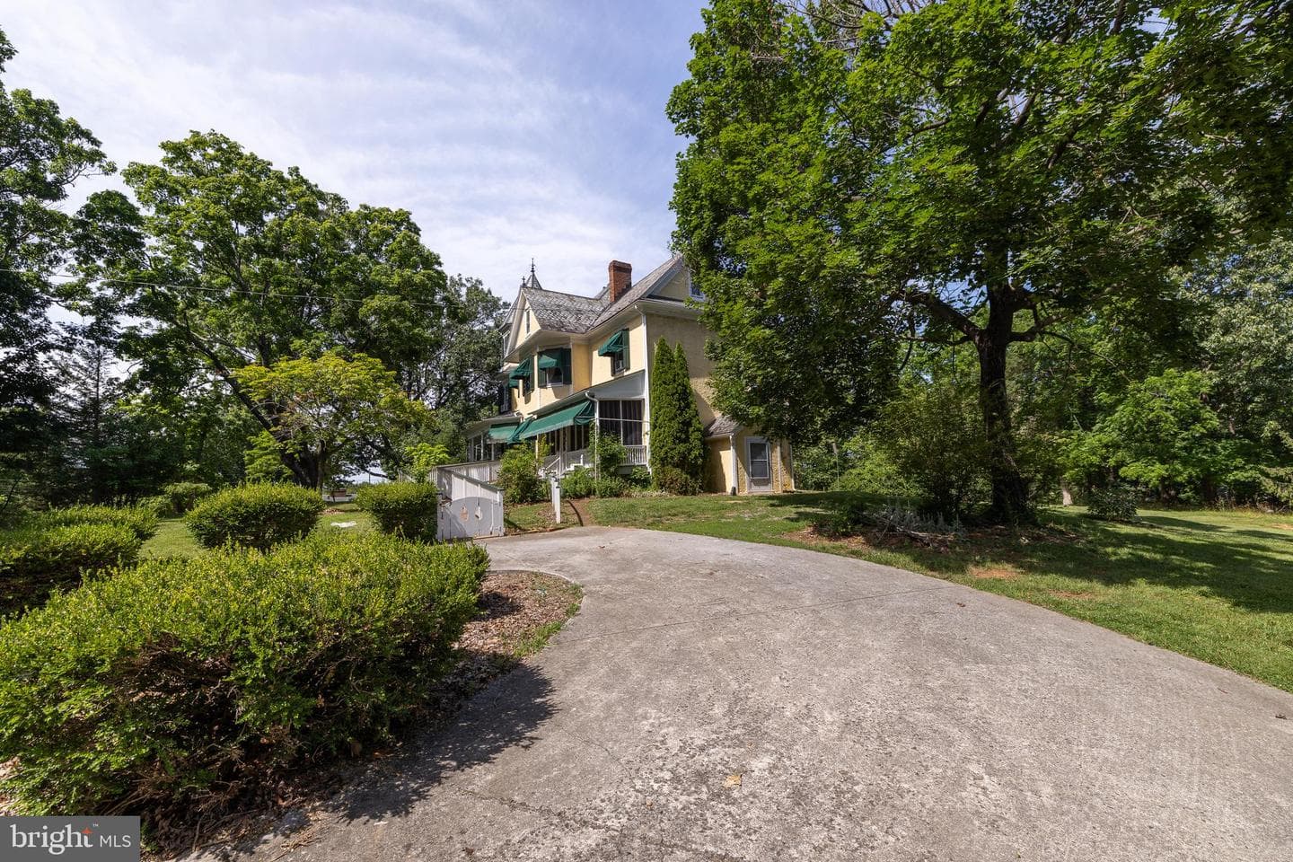 413 Grand Avenue photo 72