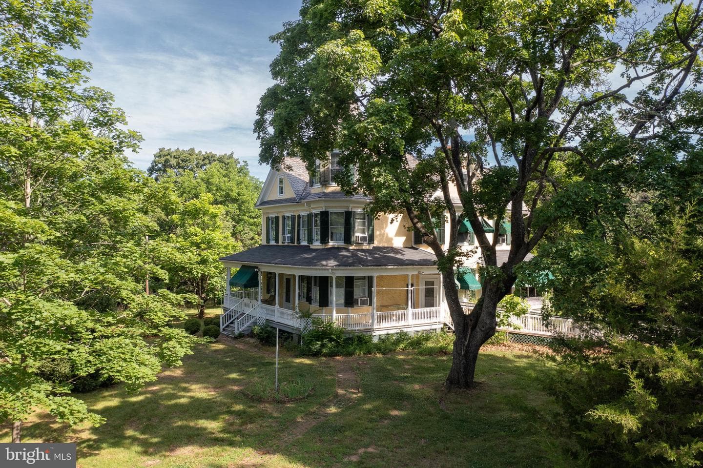 413 Grand Avenue photo 74