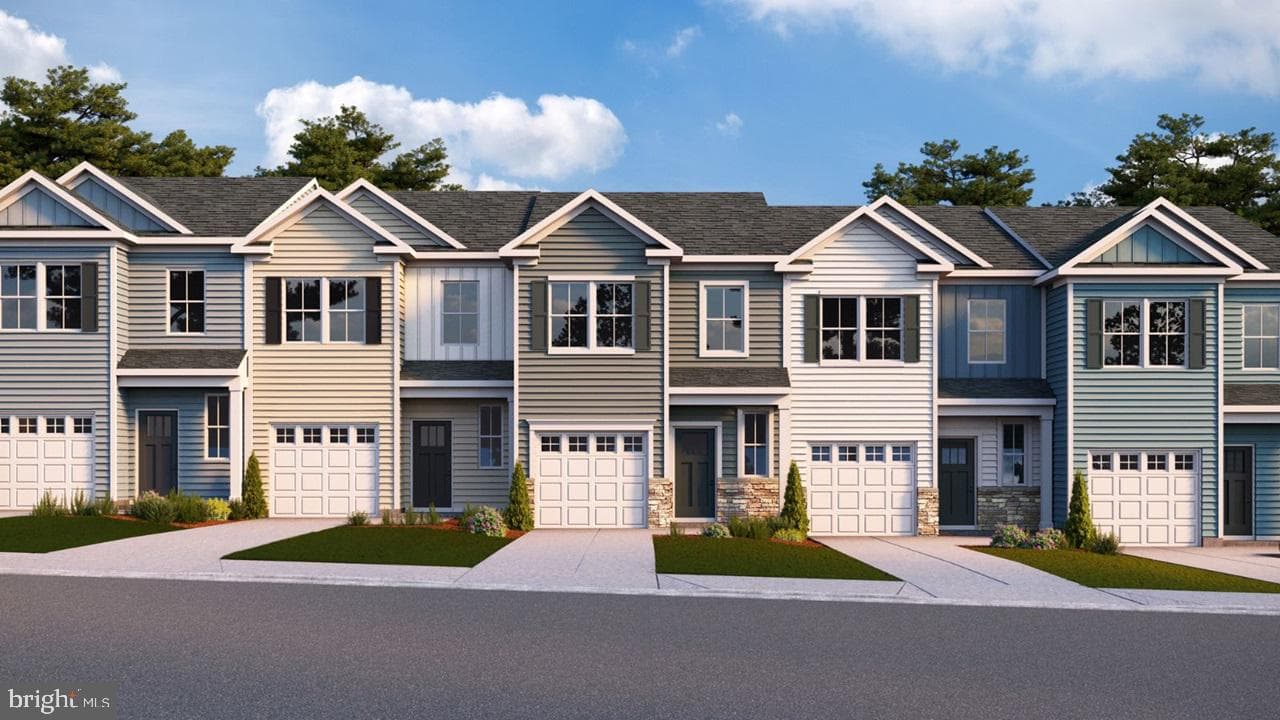26 W Strasburg Rd, Front Royal