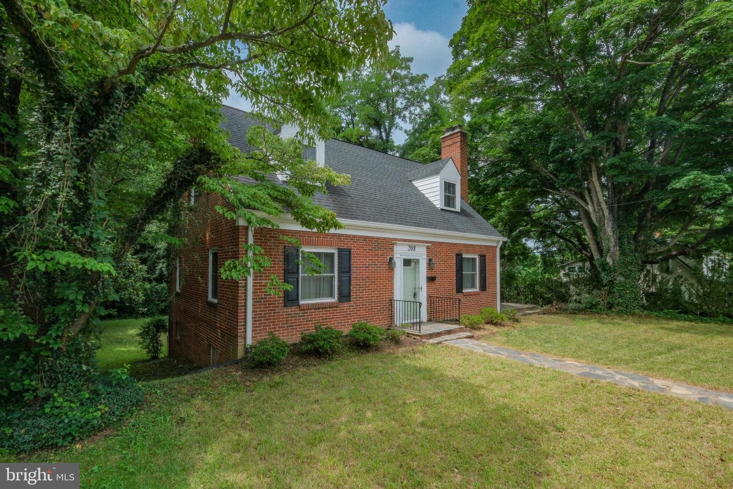 208 Salem Avenue photo 55