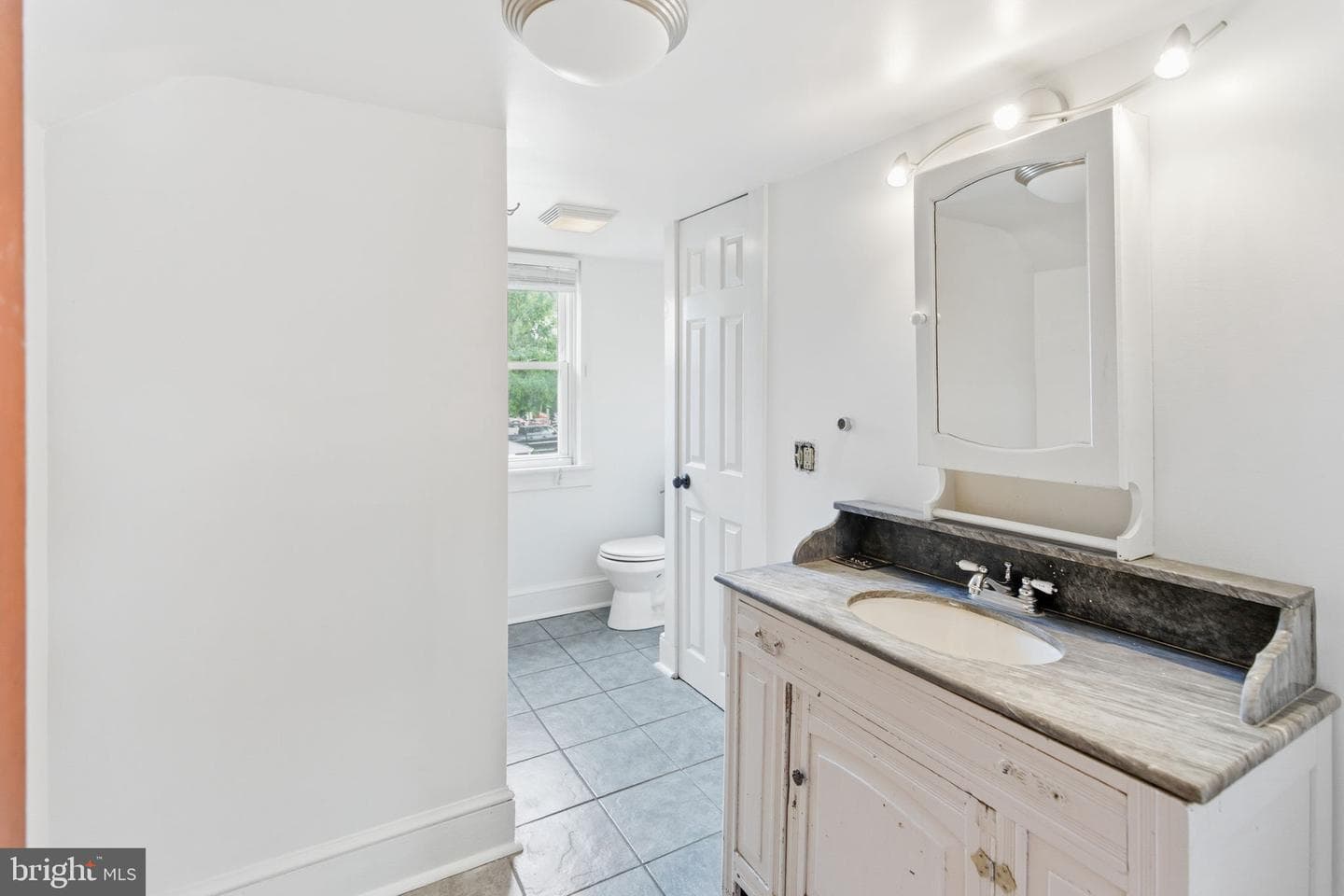 304 Bowers Street photo 27