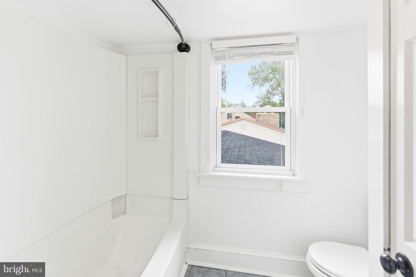 304 Bowers Street photo 28