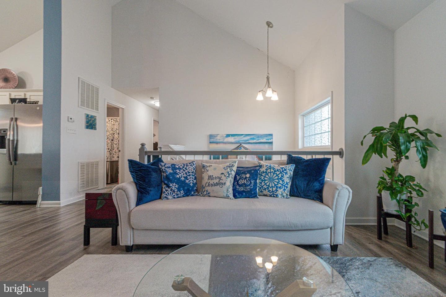 285 Wren Street N photo 15