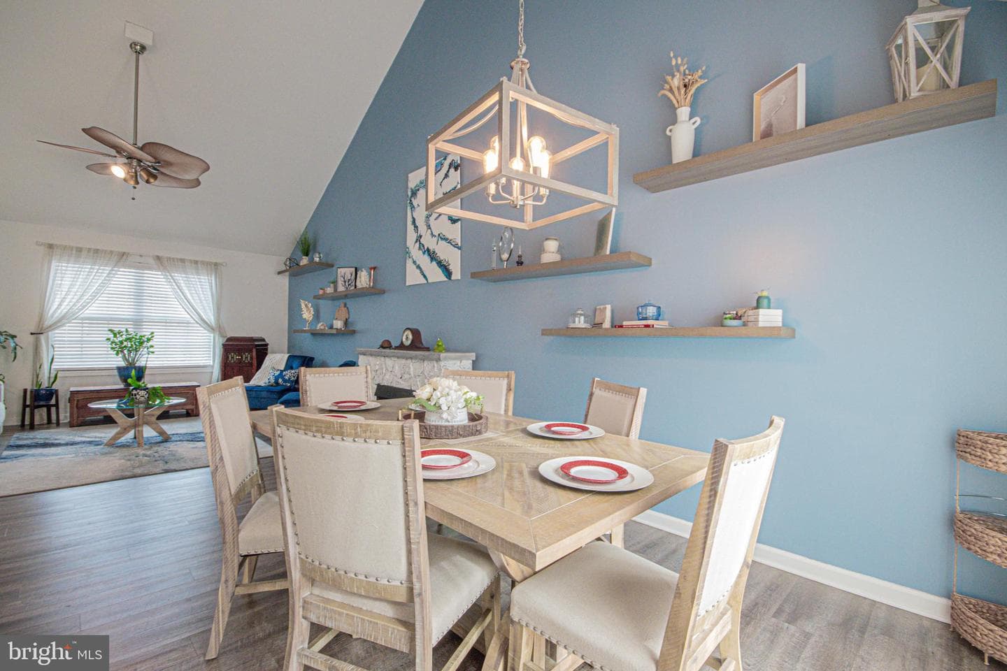 285 Wren Street N photo 21