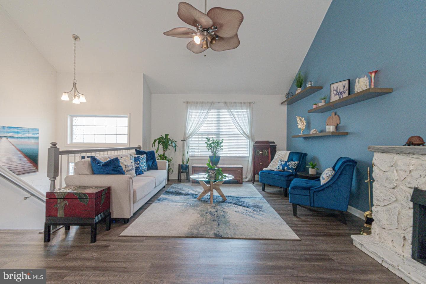 285 Wren Street N photo 22