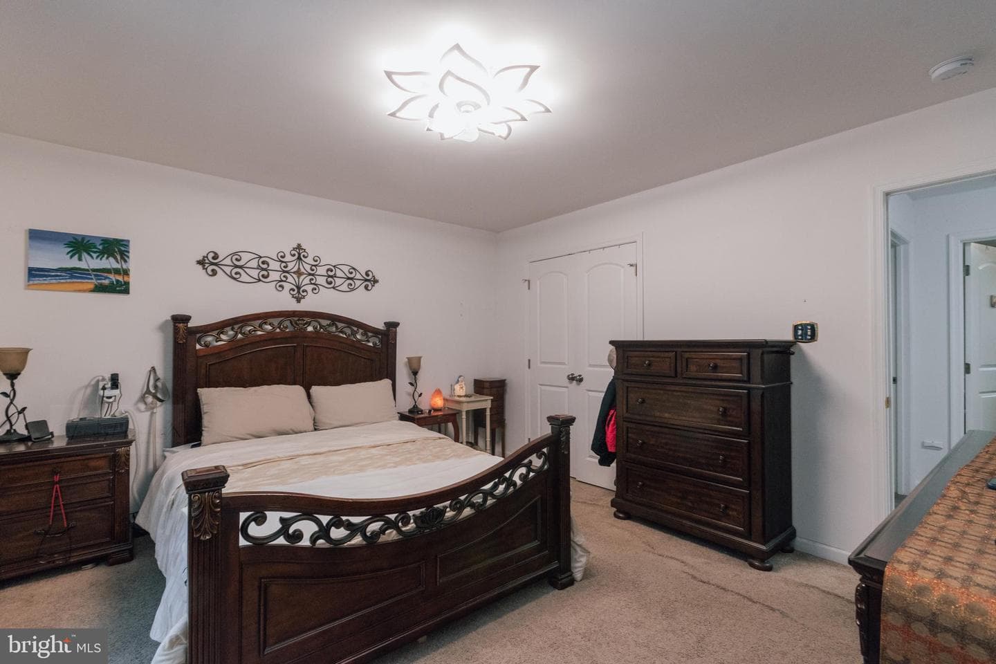 285 Wren Street N photo 29
