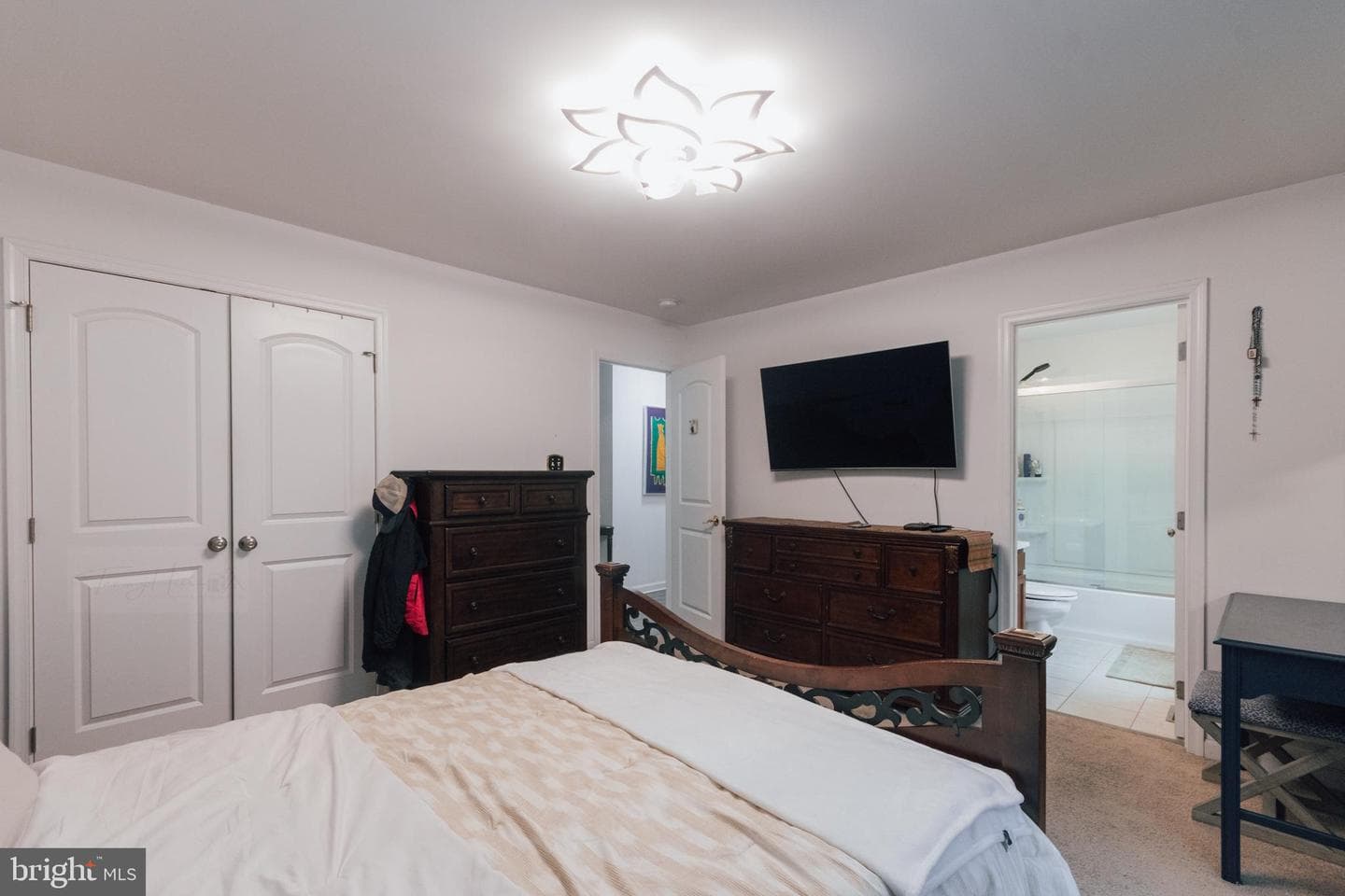 285 Wren Street N photo 30