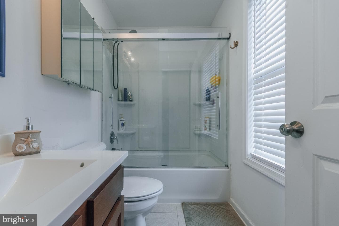 285 Wren Street N photo 32