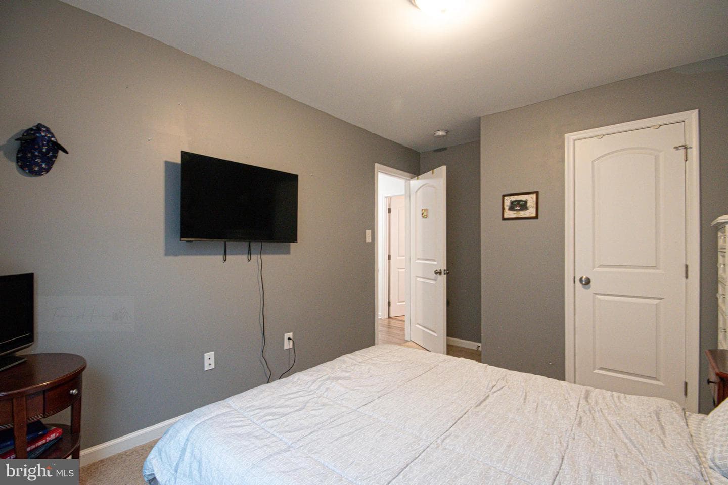 285 Wren Street N photo 39