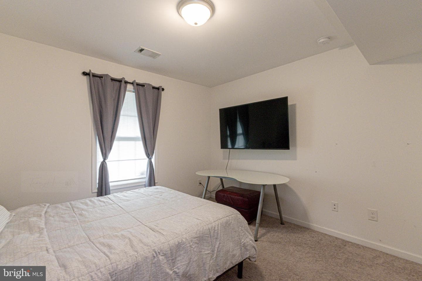 285 Wren Street N photo 55