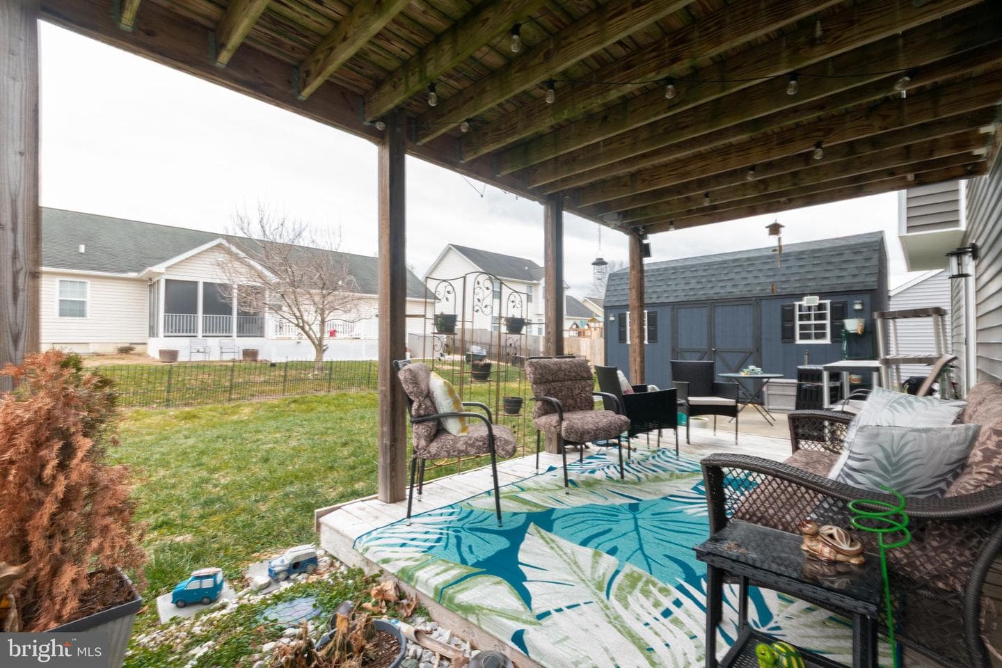 285 Wren Street N photo 63