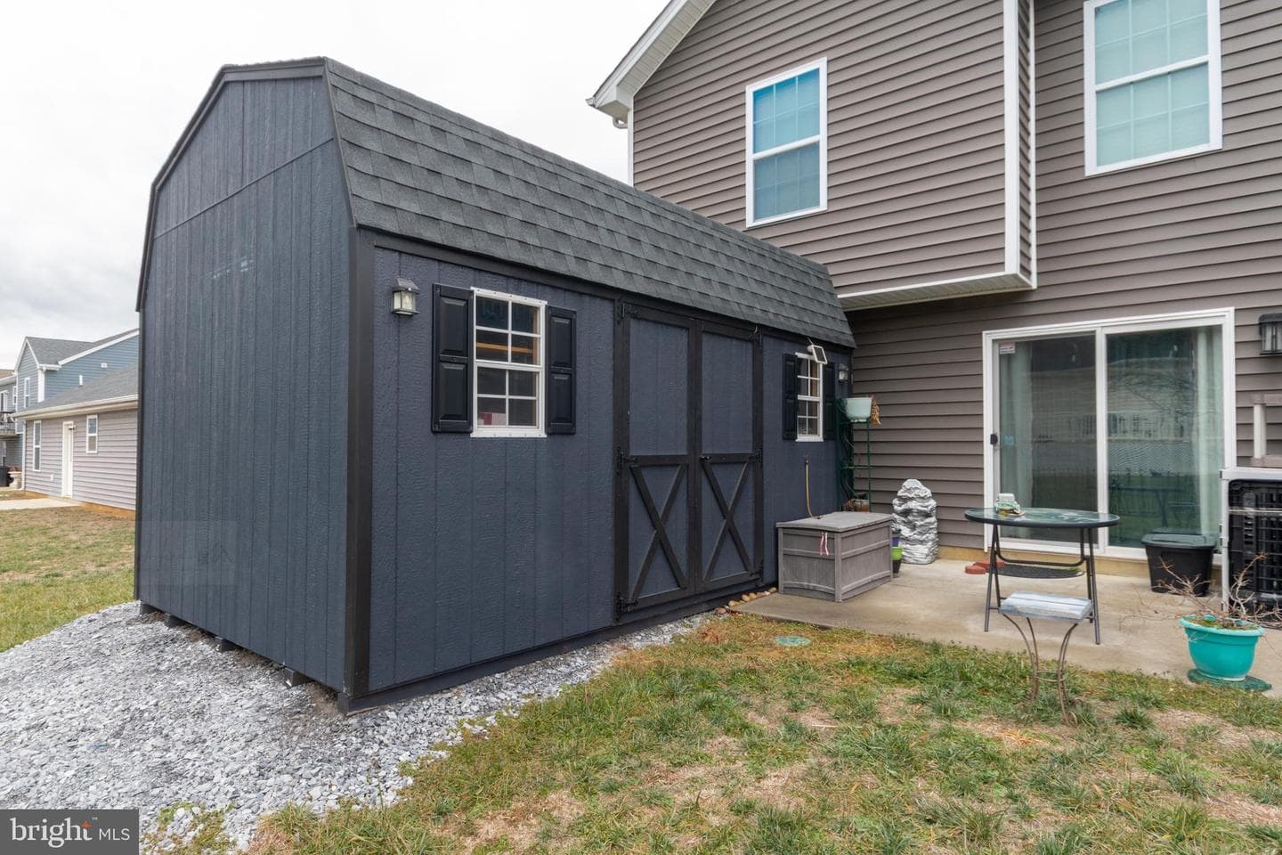 285 Wren Street N photo 70