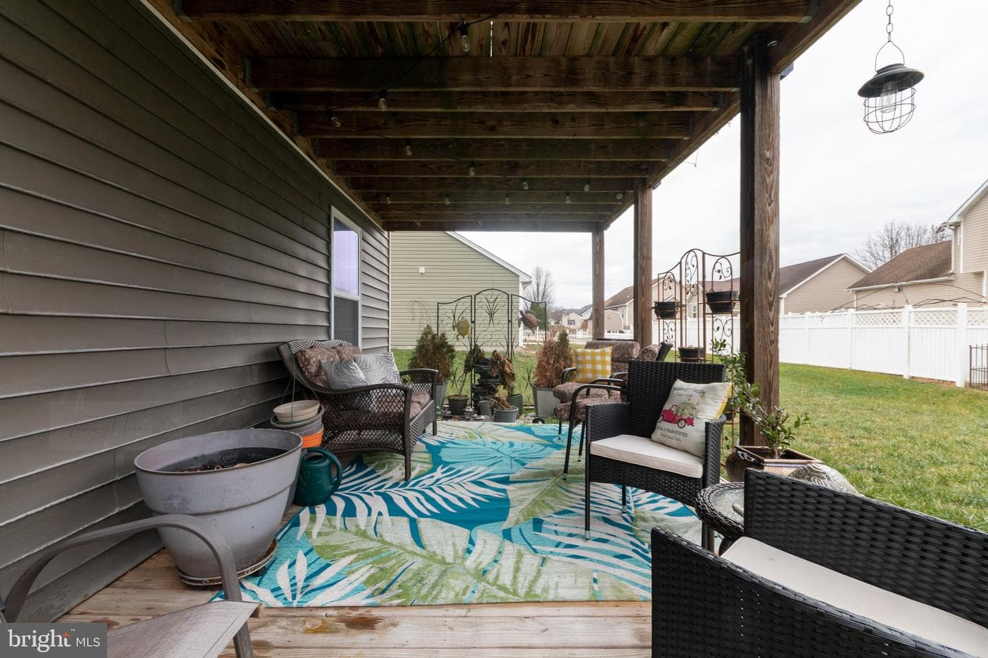 285 Wren Street N photo 8
