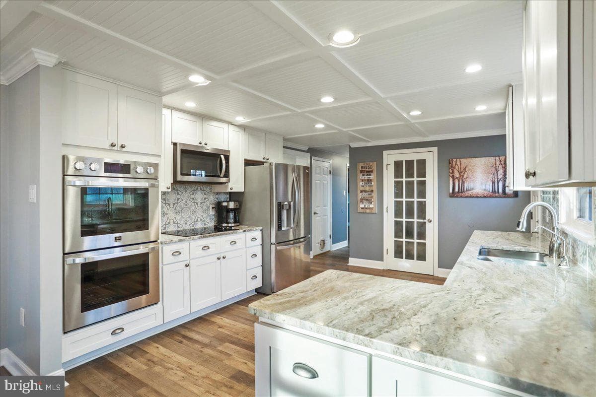 102 Basswood Drive photo 6