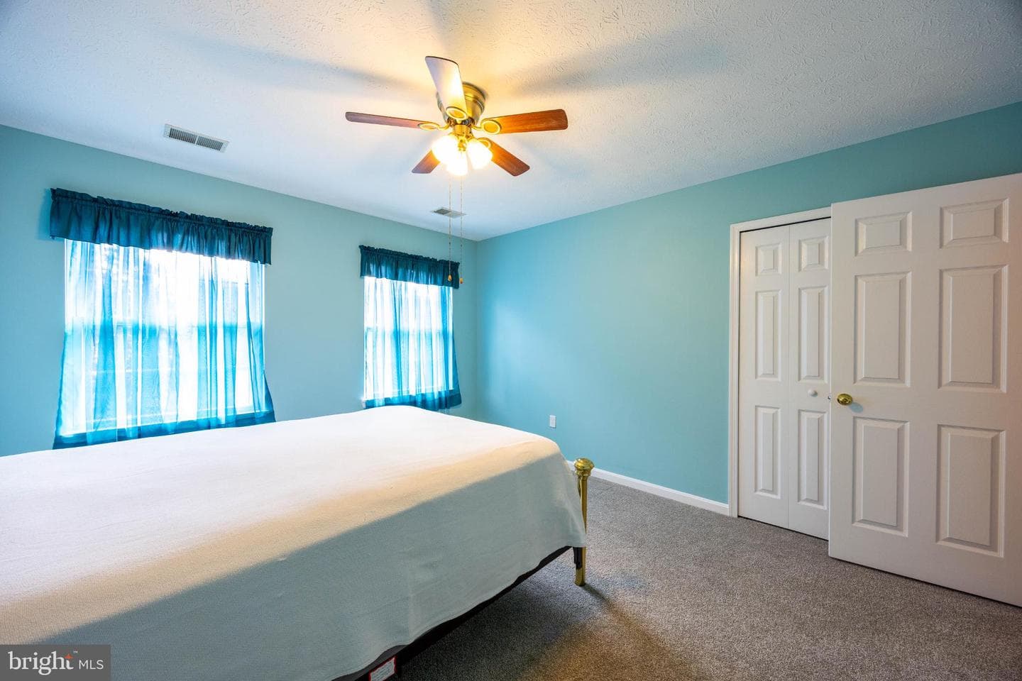 525 Appian Way photo 63