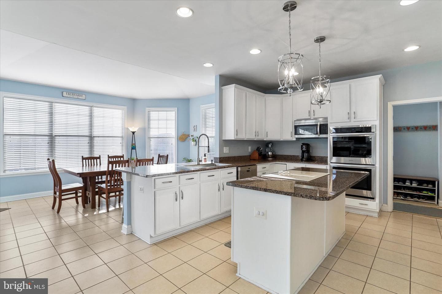 1073 Hallmark Drive photo 20