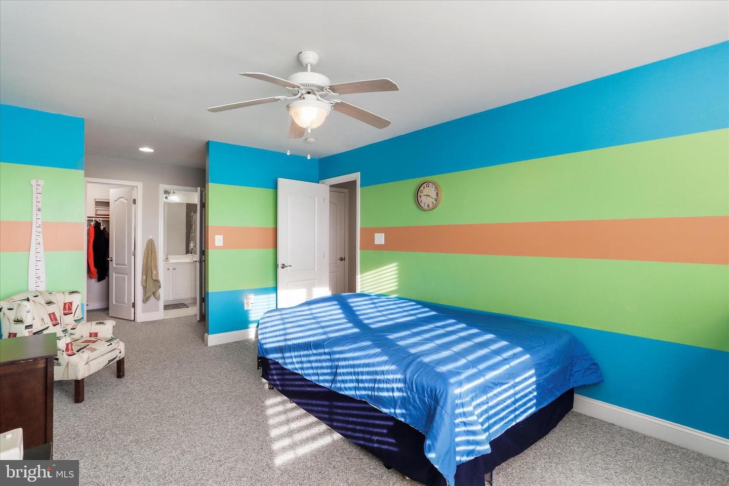 1073 Hallmark Drive photo 33