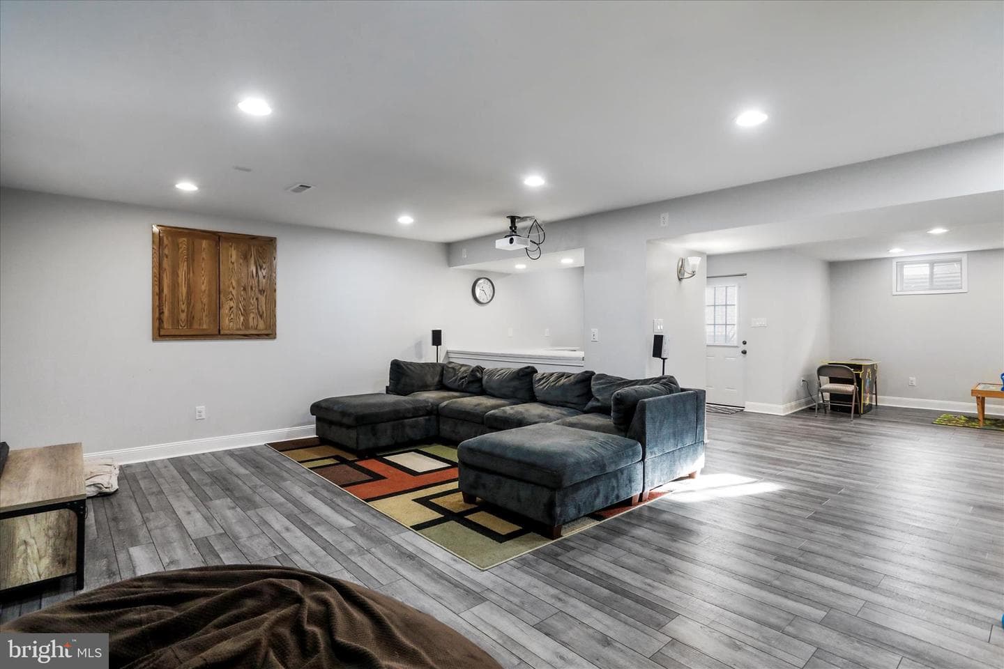 1073 Hallmark Drive photo 40