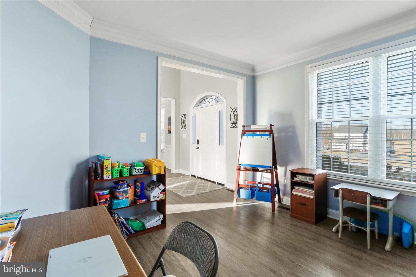 1073 Hallmark Drive photo 8