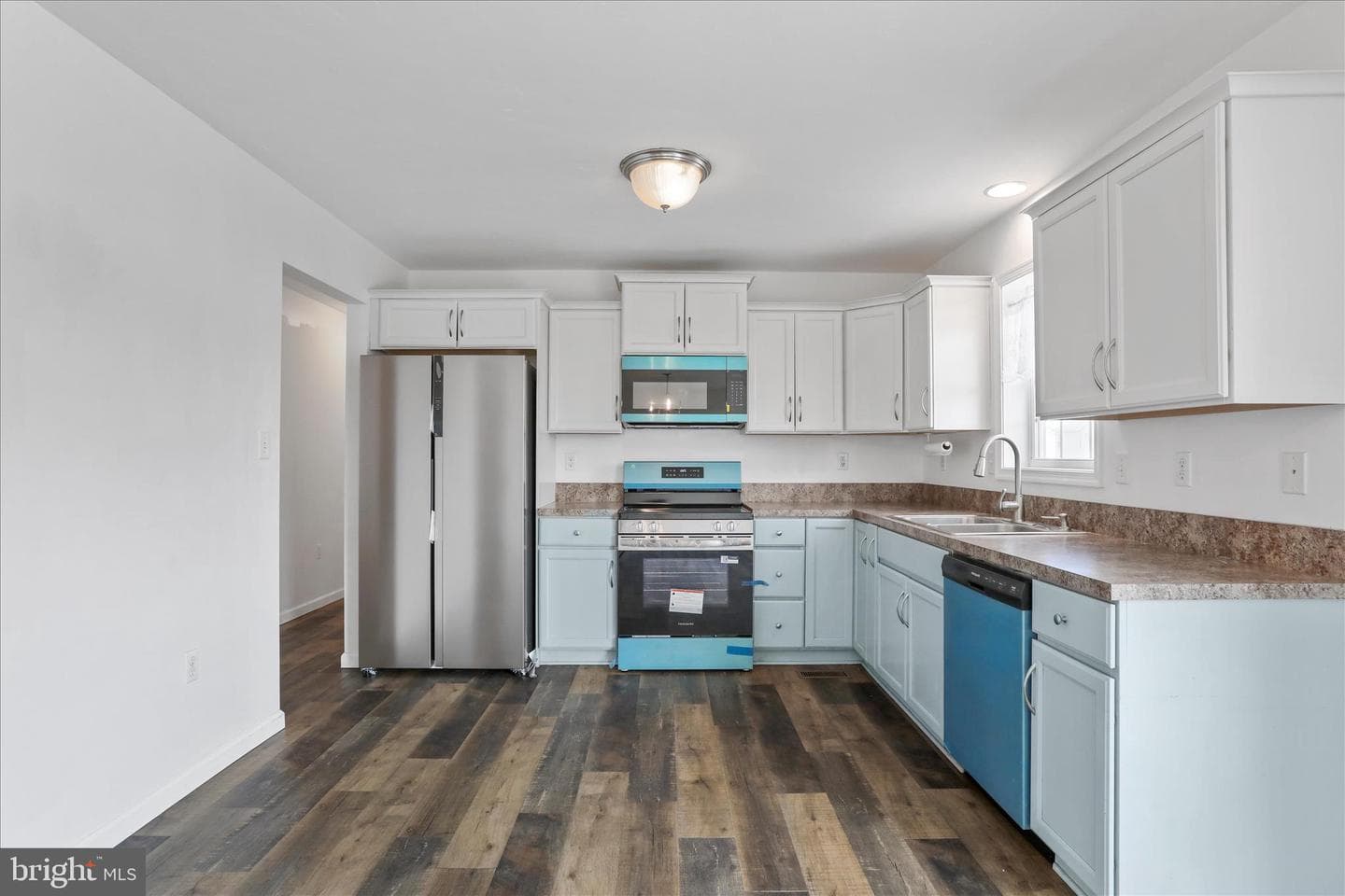 82 Bishop Avenue photo 5