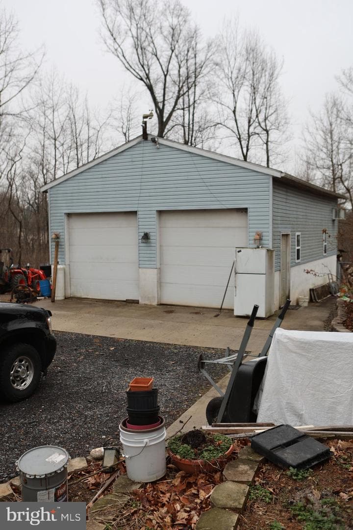 319 Canal Road photo 27