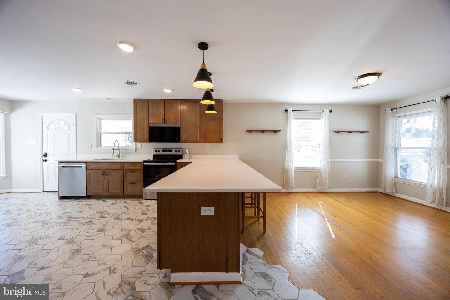 203 N Rosemont Avenue photo 12