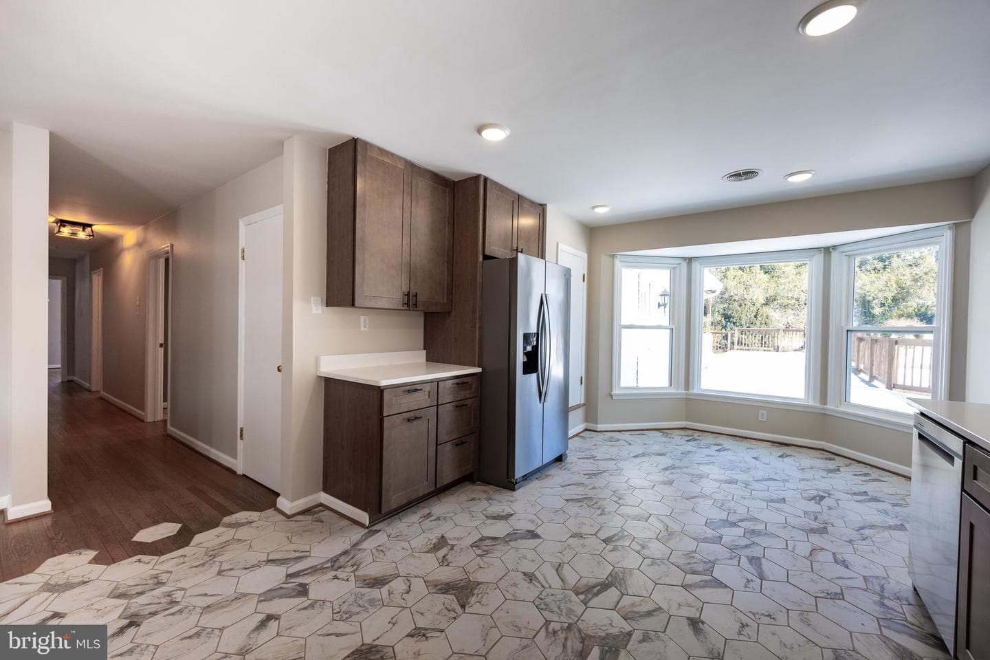 203 N Rosemont Avenue photo 23