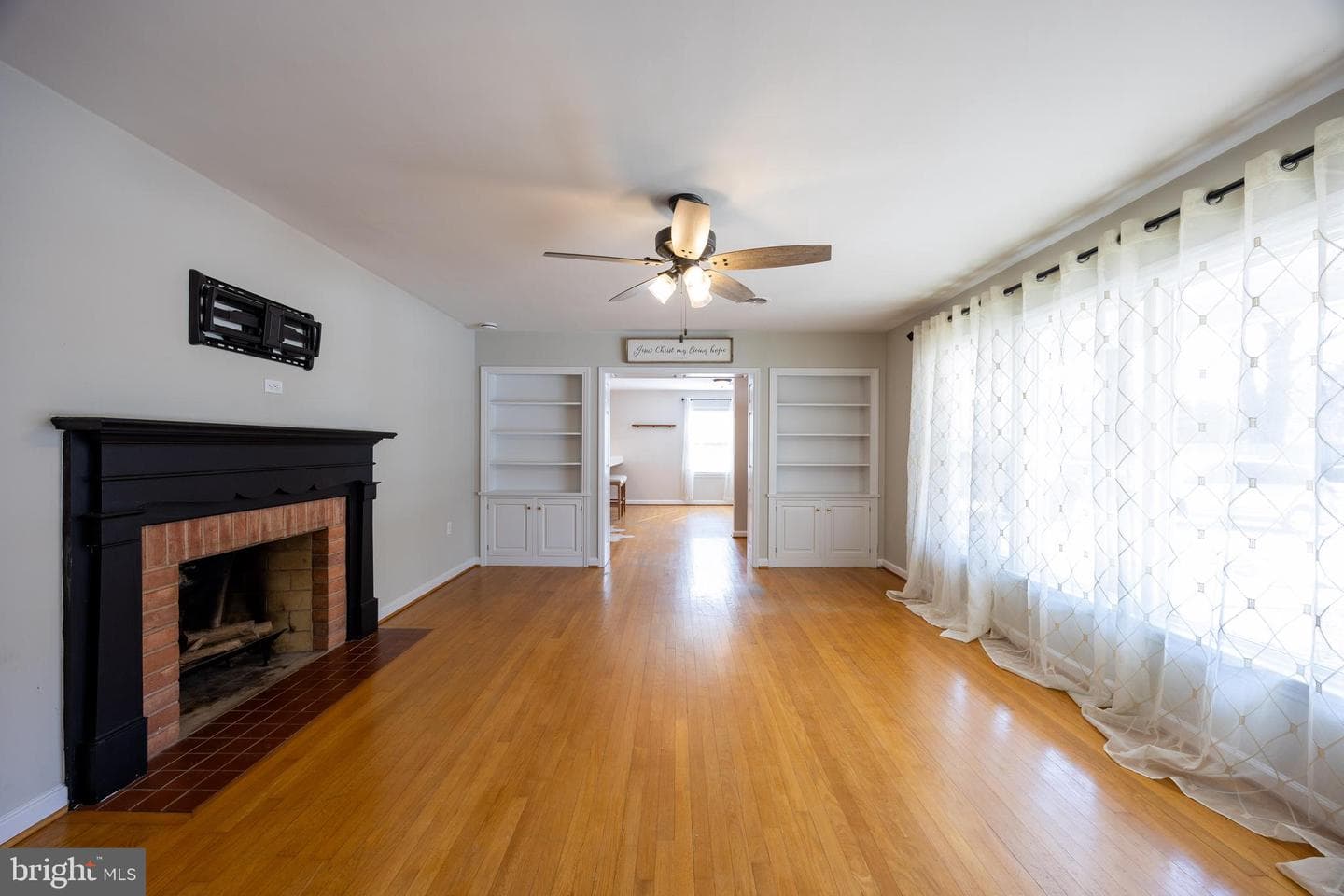 203 N Rosemont Avenue photo 25