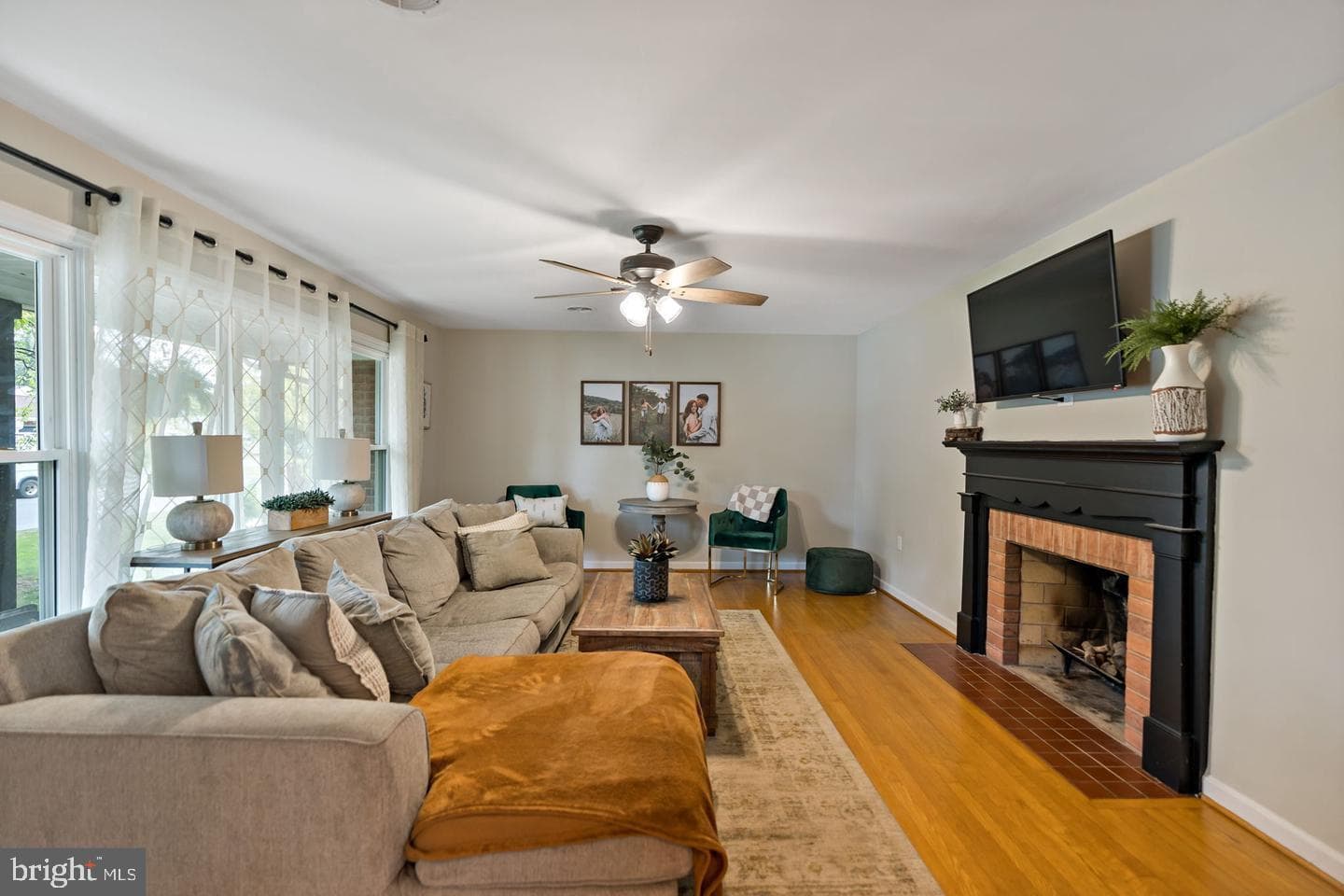 203 N Rosemont Avenue photo 26