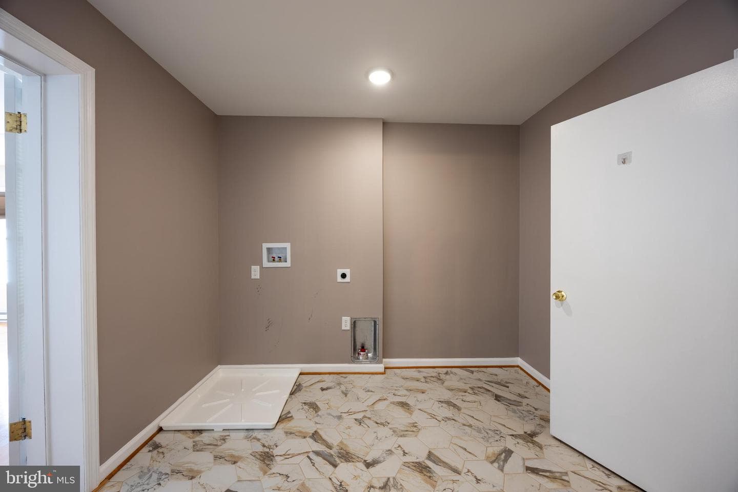 203 N Rosemont Avenue photo 37