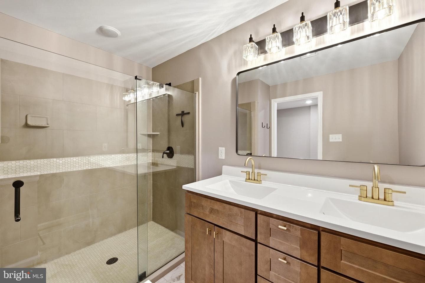 203 N Rosemont Avenue photo 39