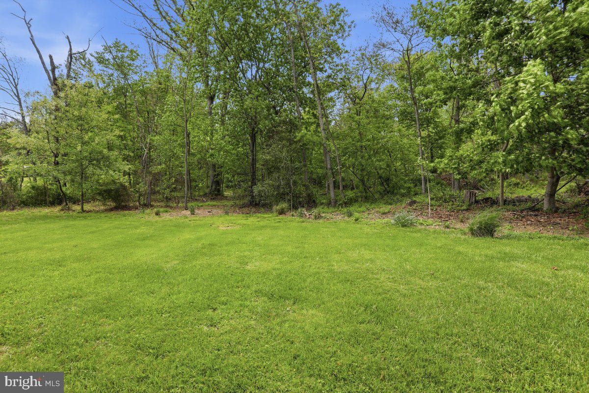 7941 Hedgesville Road photo 38