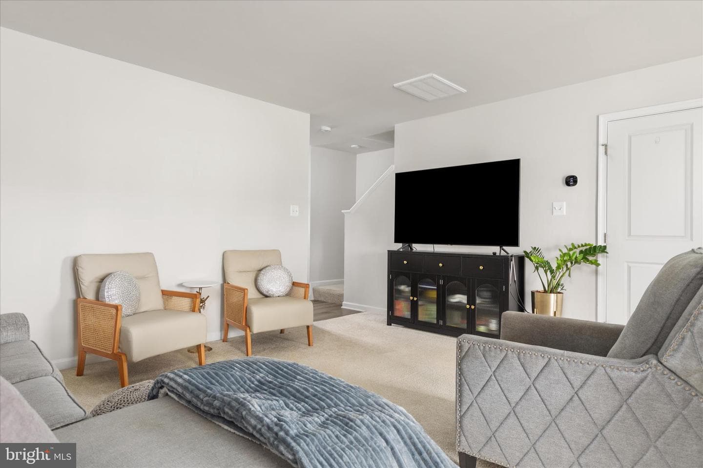 130 Calais Place photo 10