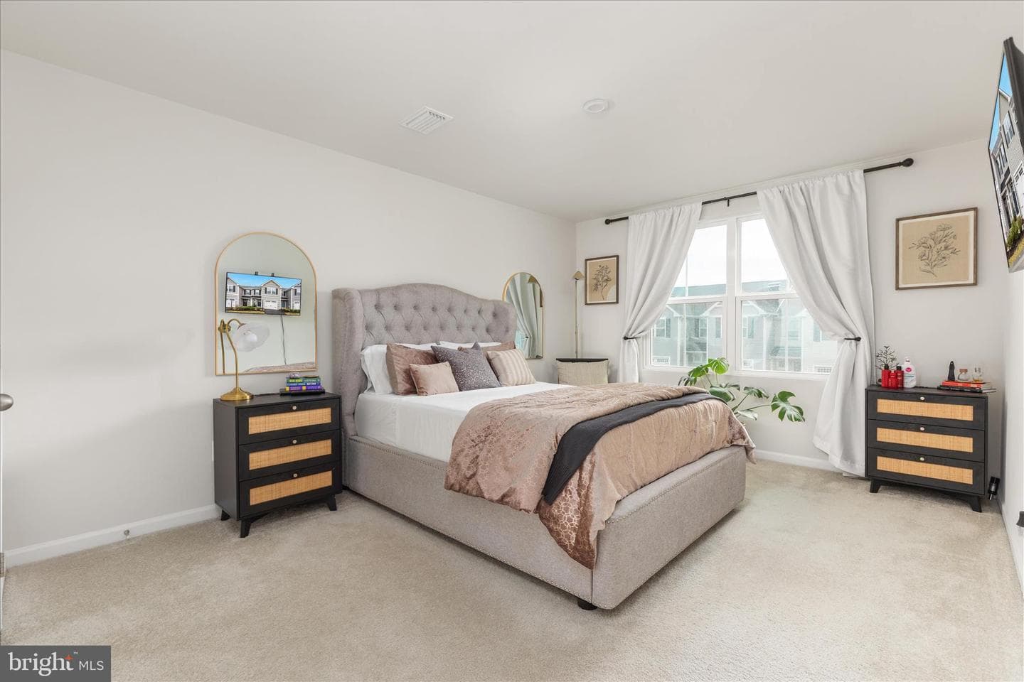 130 Calais Place photo 26