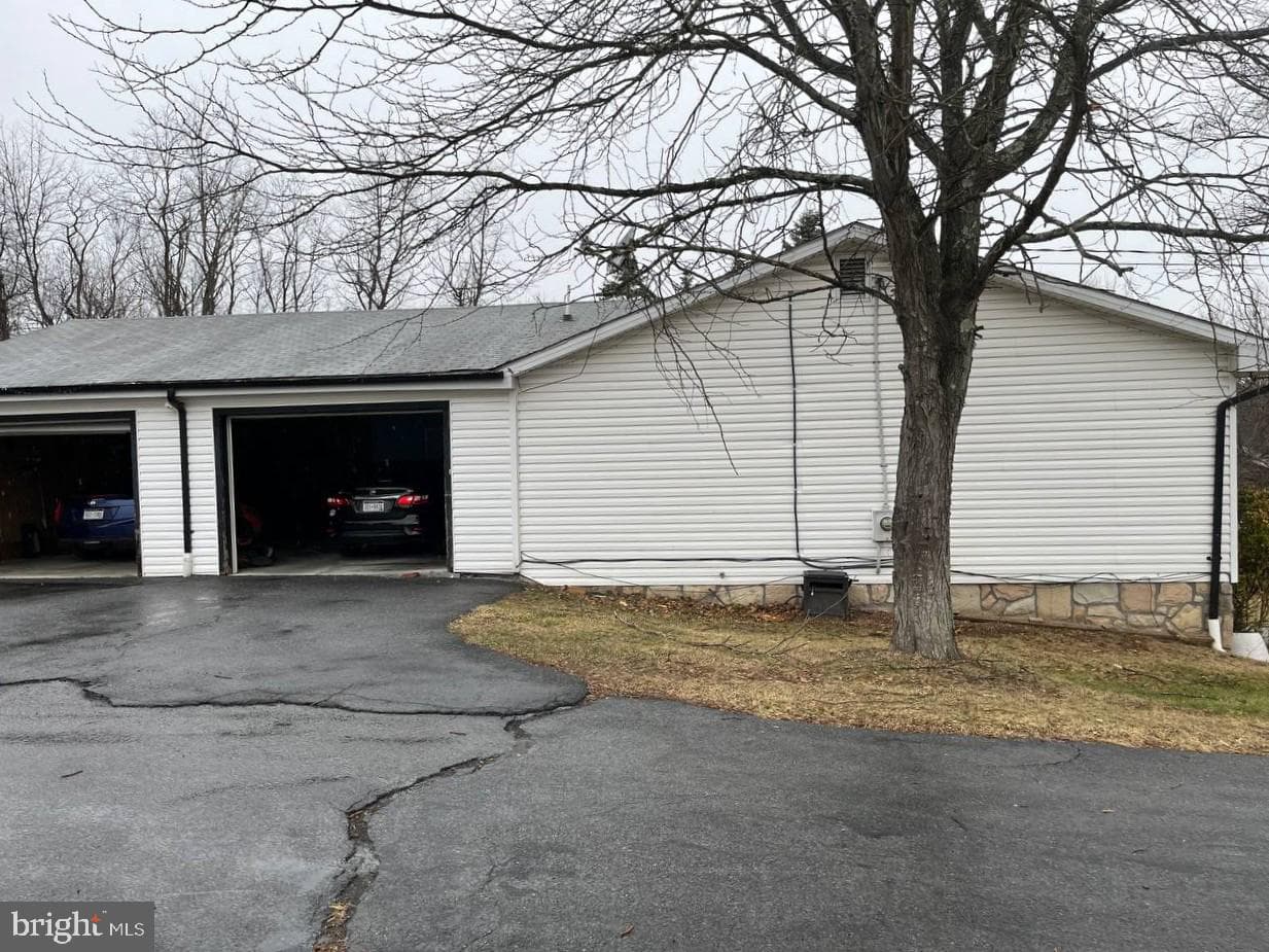 67 Gregory Drive photo 2