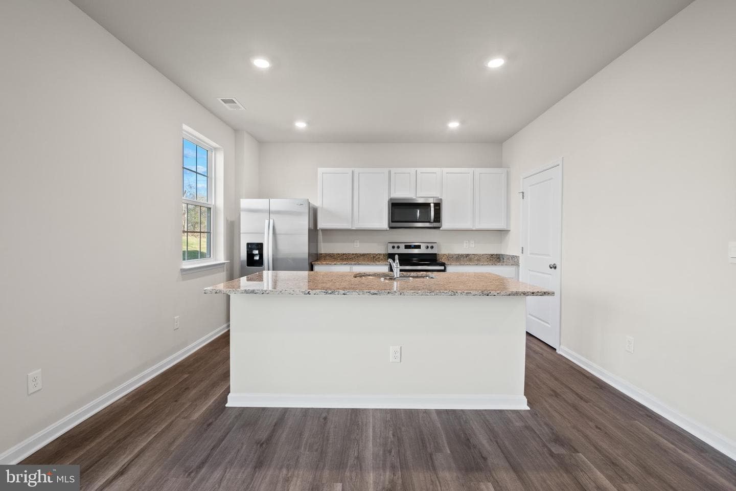 285 Anconas Boulevard photo 6