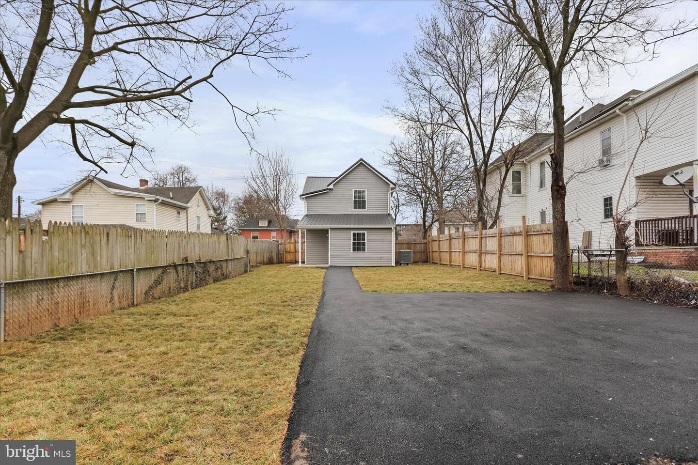 674 Winchester Avenue photo 32