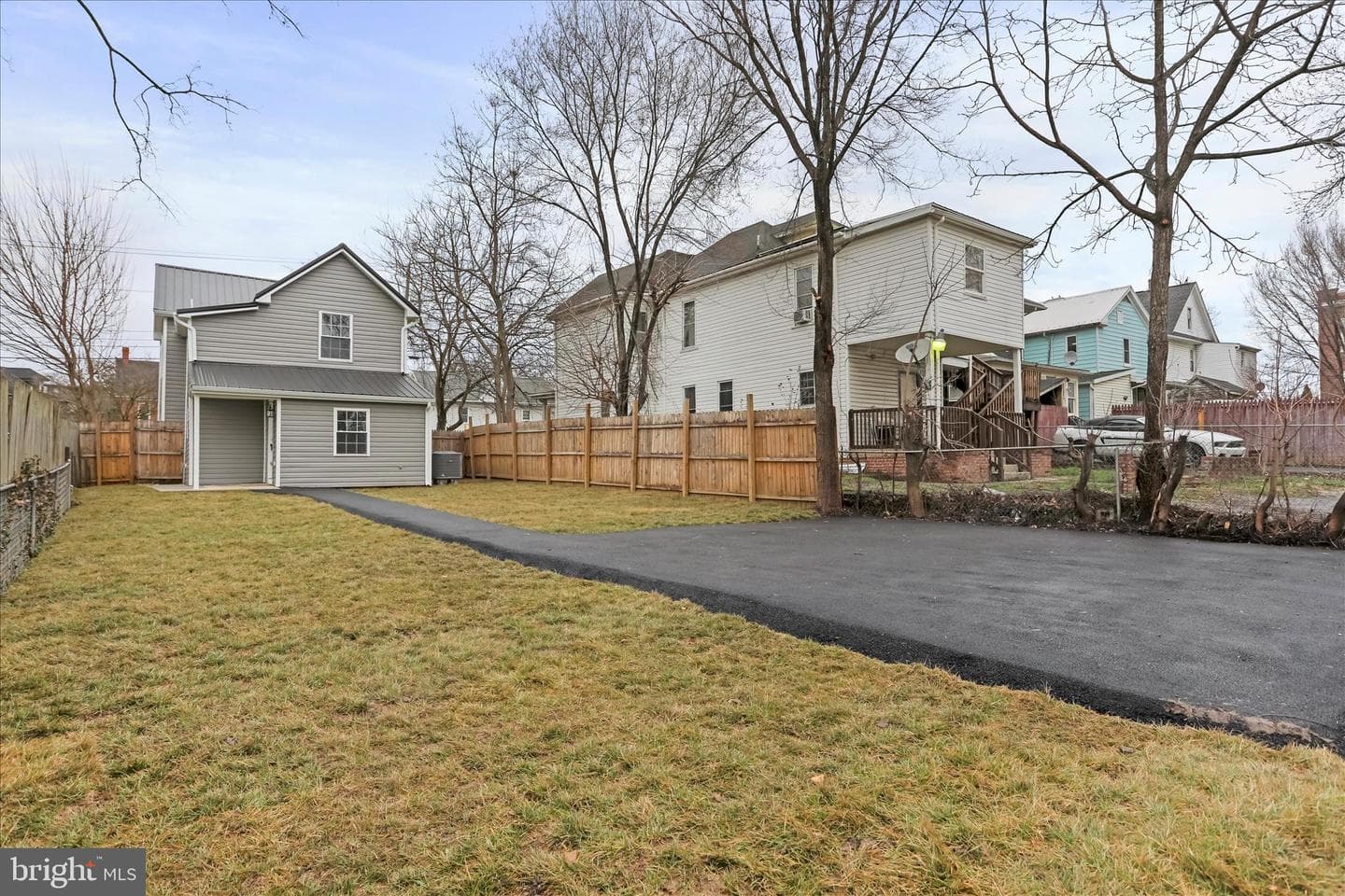 674 Winchester Avenue photo 33