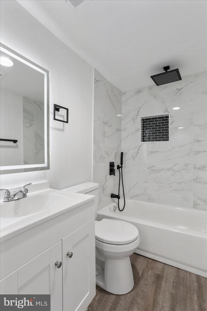 674 Winchester Avenue photo 8