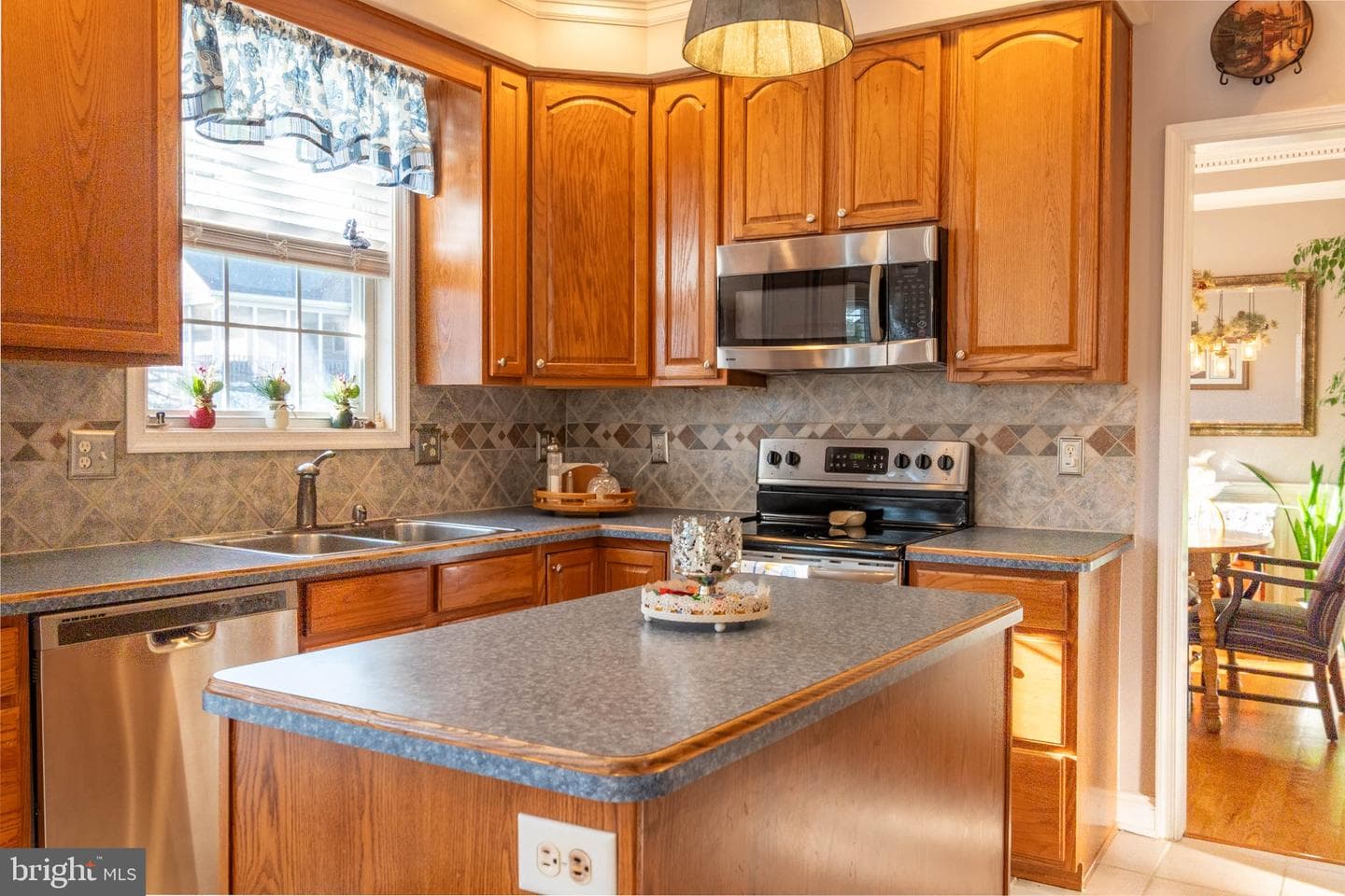 101 Wren Street N photo 14