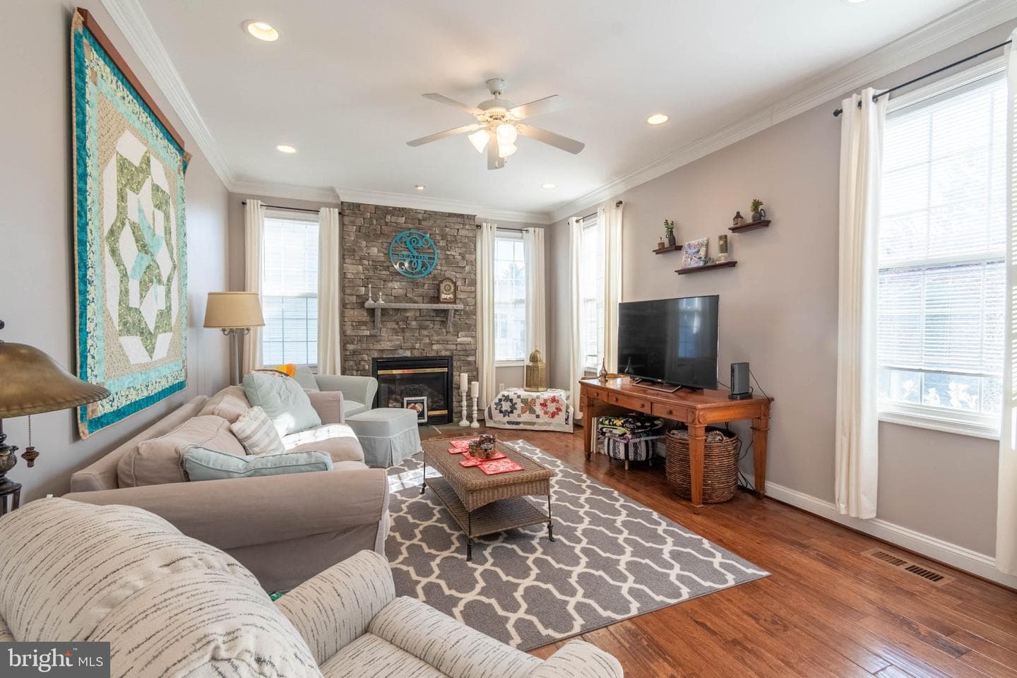101 Wren Street N photo 19