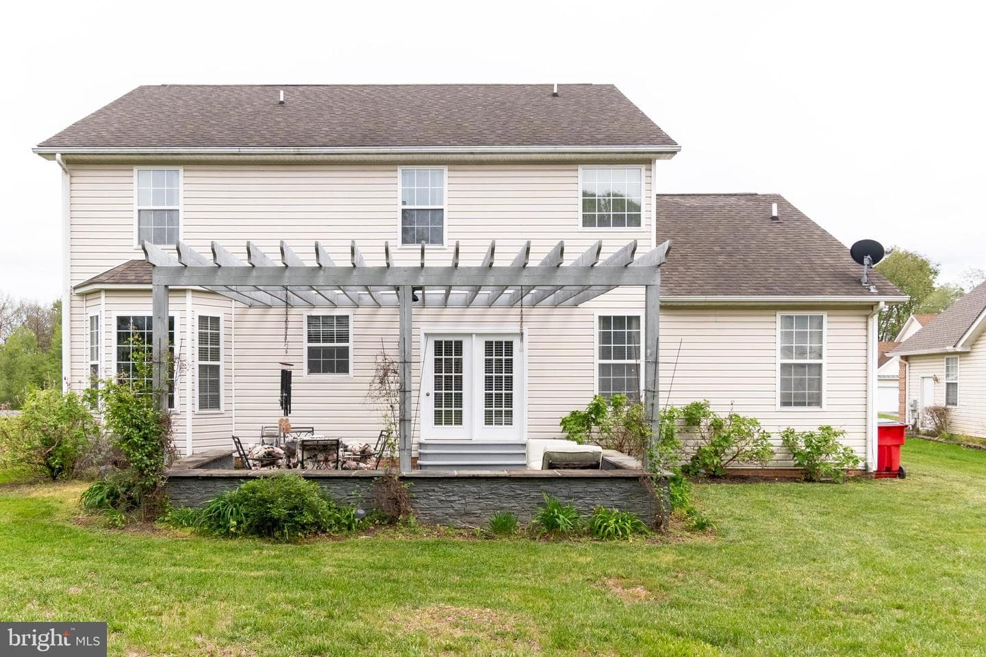 101 Wren Street N photo 43