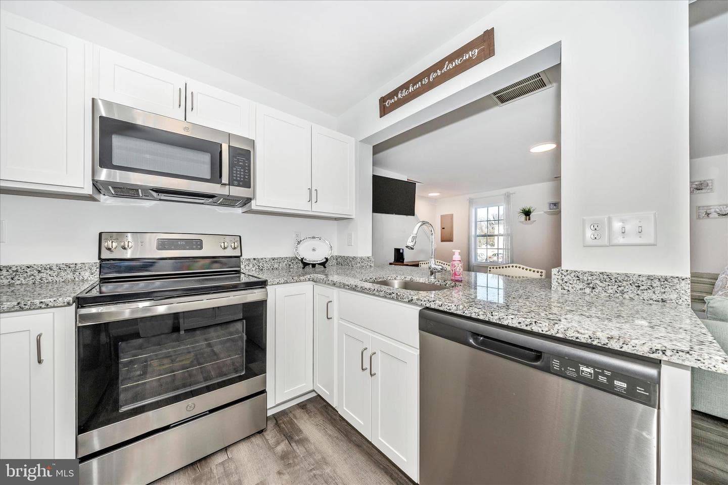 220 White Violet Way photo 15