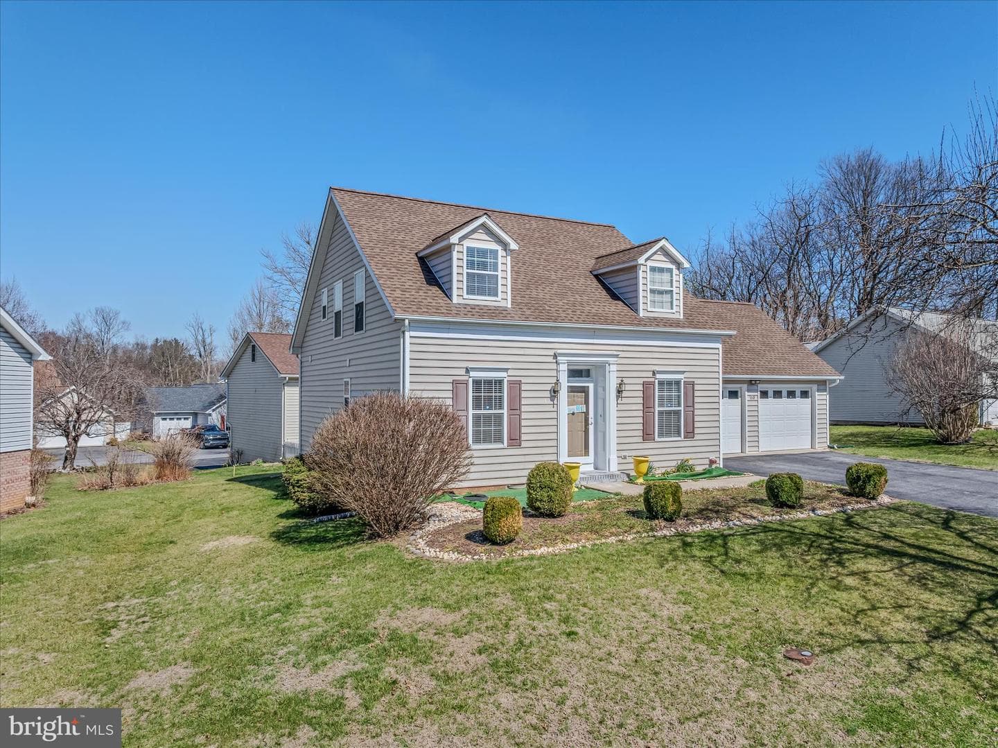 110 Artisan Way photo 2